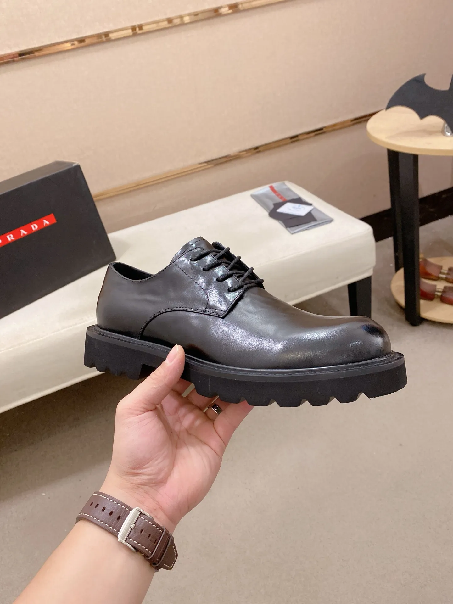 Factory price 640💰 🍁🍁High version High-quality new PRADA (Prada) counters are launched simultaneously, new men's shoes, 😘fabrics are selected from imported lacquered first-layer cowhide, and imported cowhide lining. 👍🏿 High-end ☄️ air-cushion molded anti-slip rubber outsole, exquisite lines, simple and elegant, comfortable and high-end for leisure travel. Code number: 38 to 45